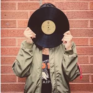 Meet your Posher, Dana